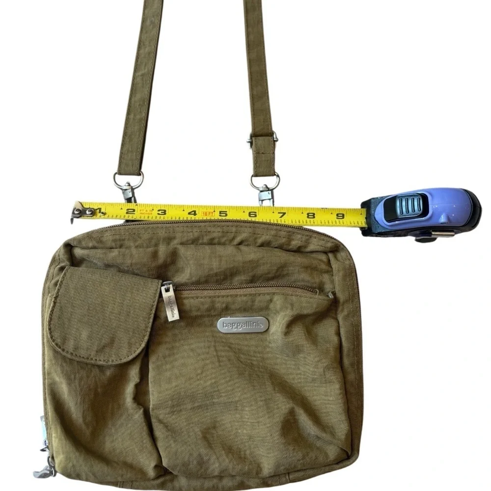 Baggallini Darkish Tan/Green Nylon Crossbody Handbag